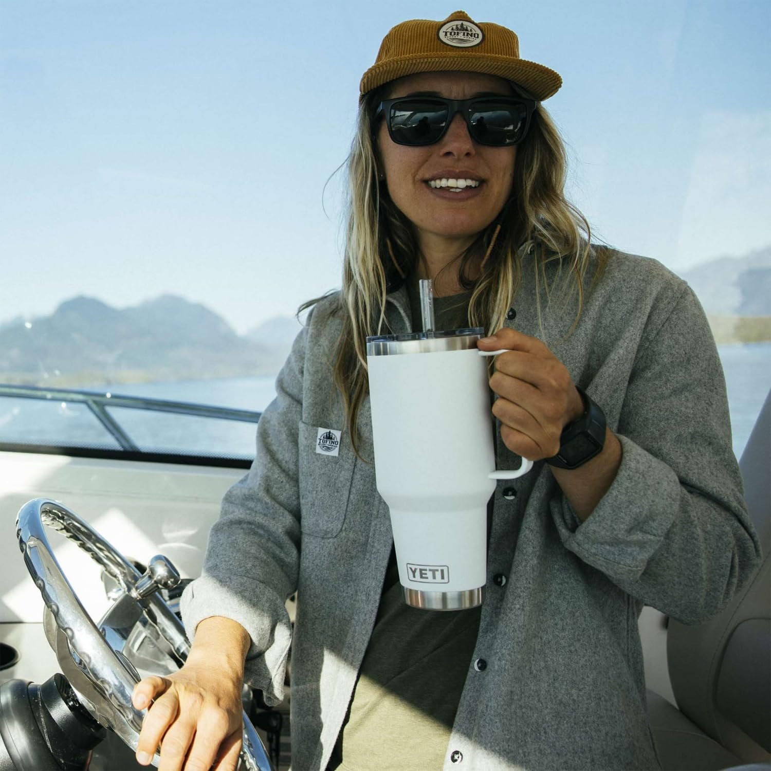 YETI Rambler 42 oz Straw Mug, Vacuum Insulated, Stainless Steel, Wild Vine Red - Image 4