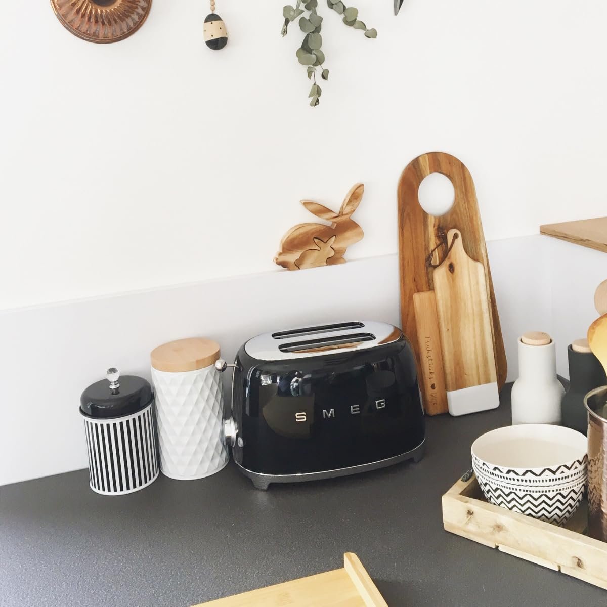 SMEG 2 Slice Toaster with 6 Presets and Defrost Function and Removable Crumb Tray (Black) - Image 3